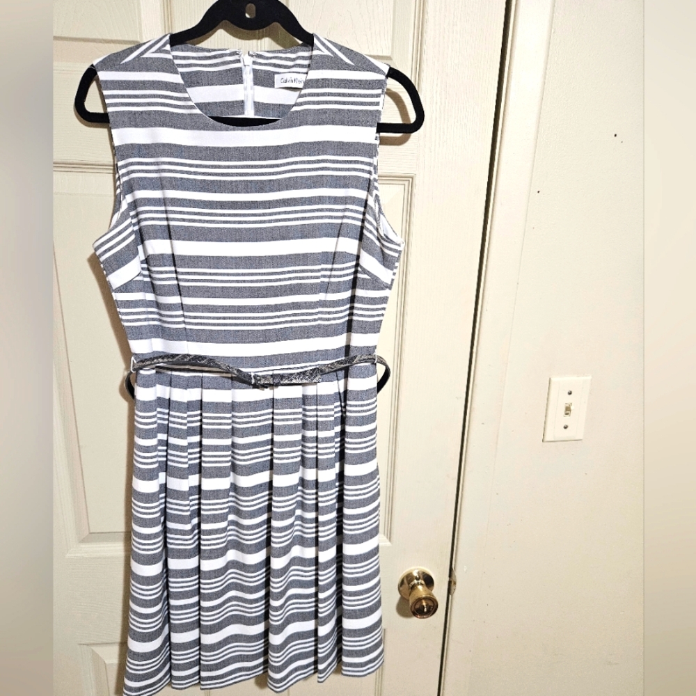 Calvin Klein White and Blue Pleated Midi Dress